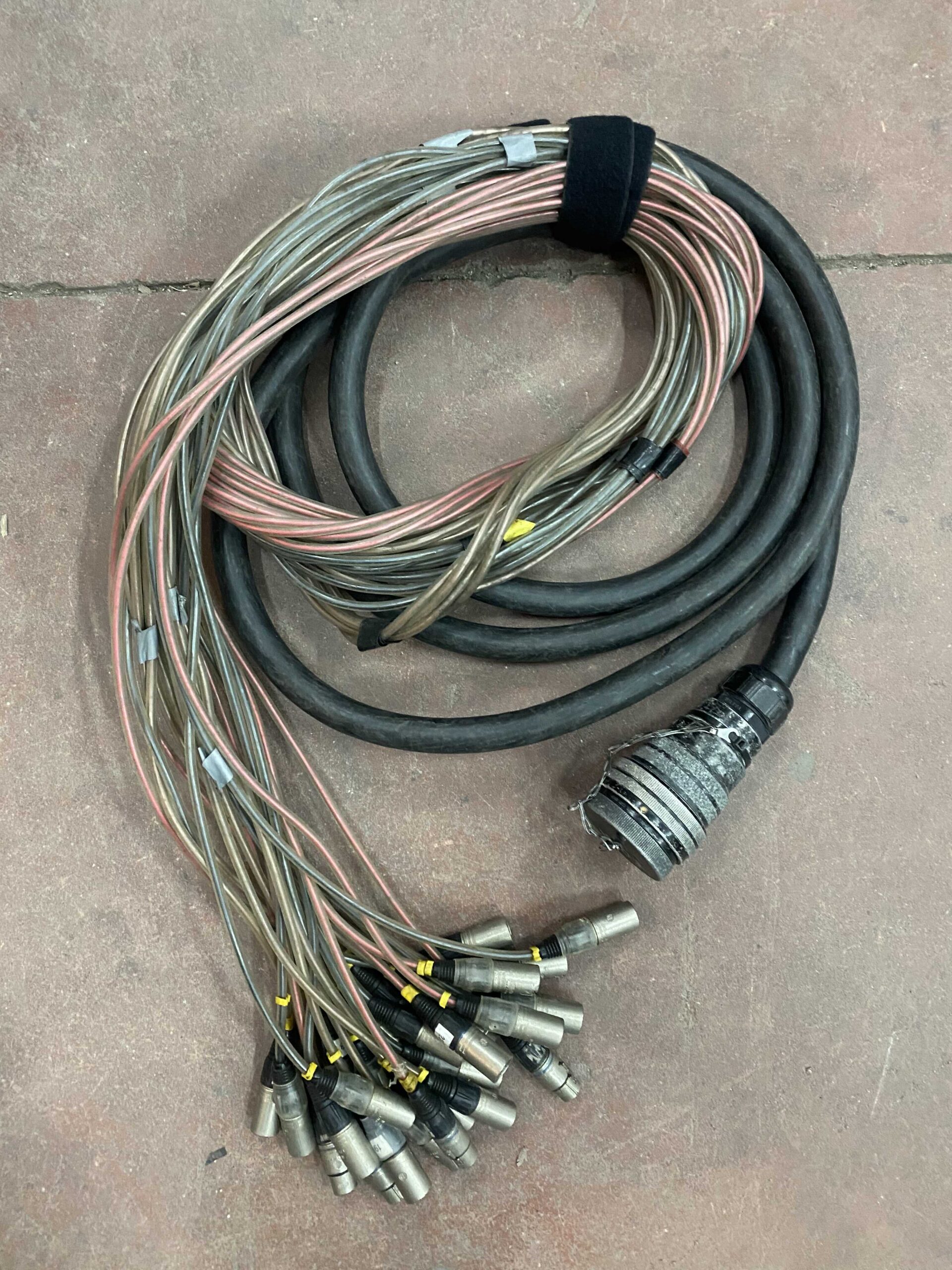 Analog Audio Multicore cable 24 XLR Male - 4 XLR Female & LK85 Female Input